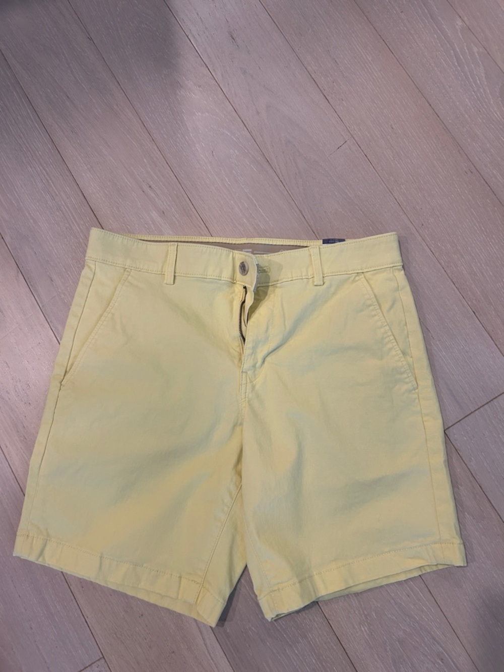 Chaps Yellow Flat-Front Men's Chino Shorts 32 NWOT